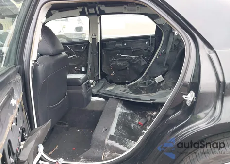 2010 Chrysler 300 Touring/Signature Series/Executive Series z USA, uszkodzony, nr VIN 2C3CA5CV1AH211238